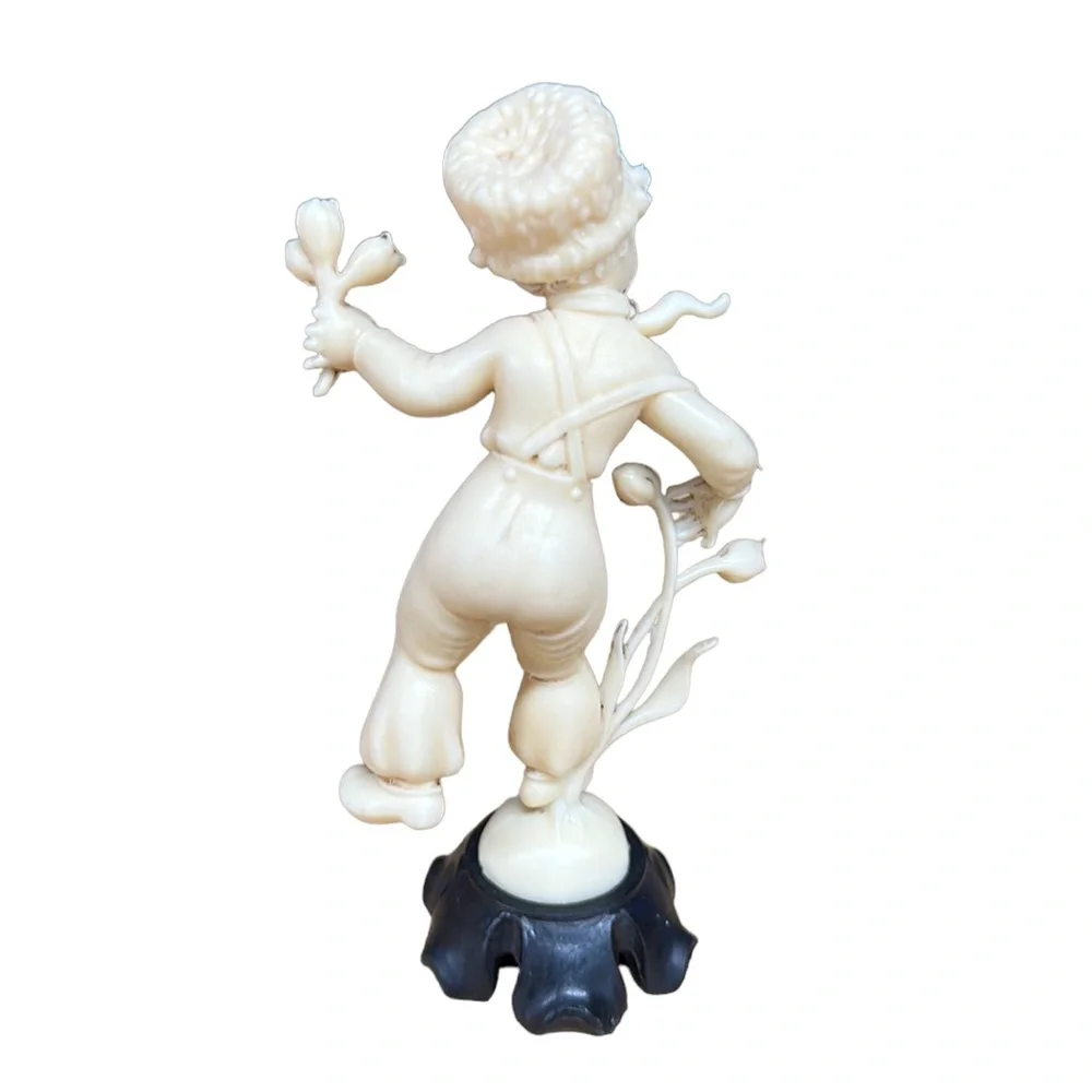 Depositato Italian Figurines Cream Color Plastic Girl Boy Children Made in Italy